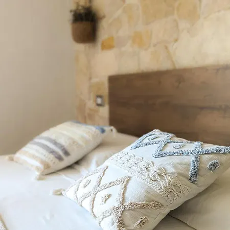 Arya Bed & Breakfast